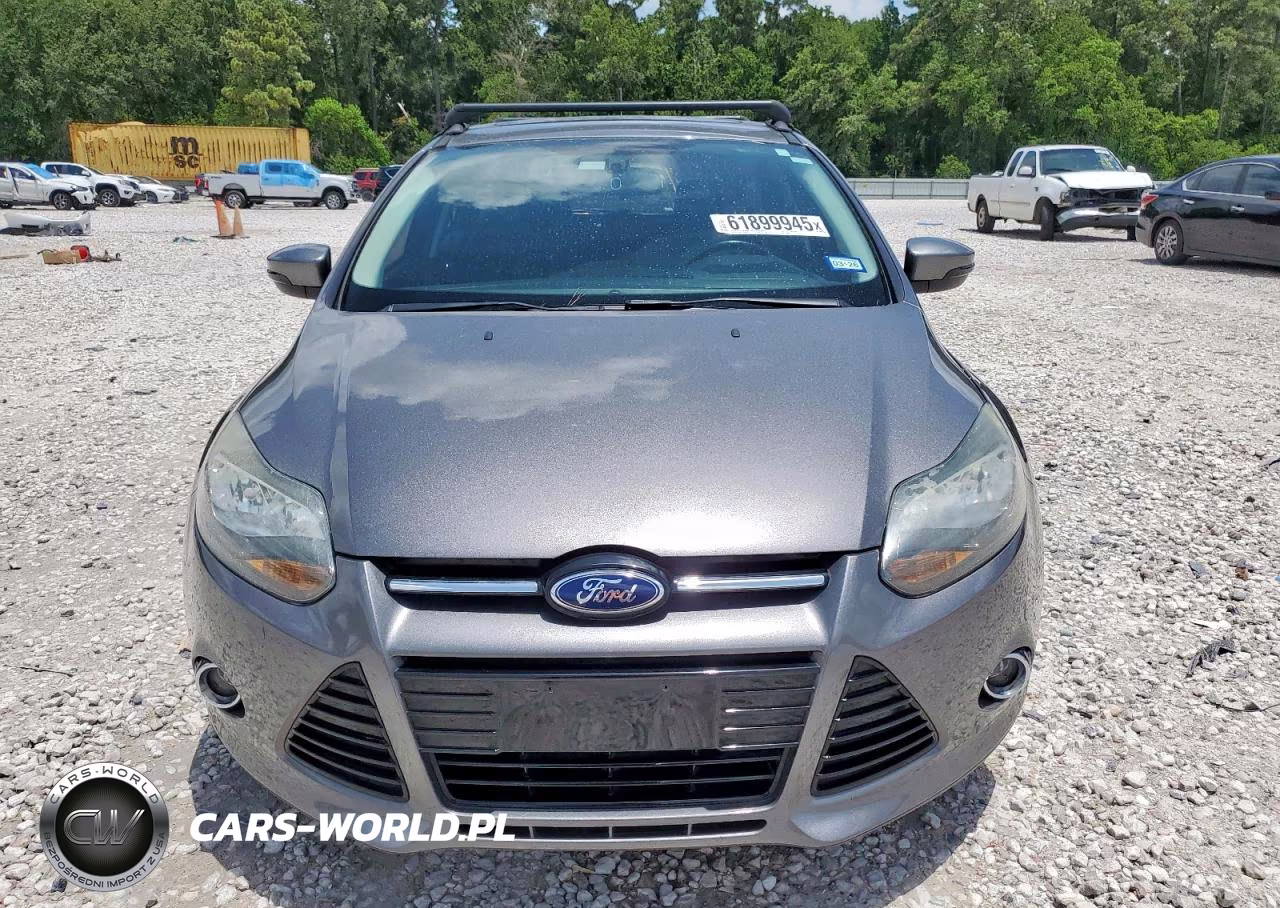 2014 Ford Focus Titanium VIN:1FADP3N2XEL357867 - 5
