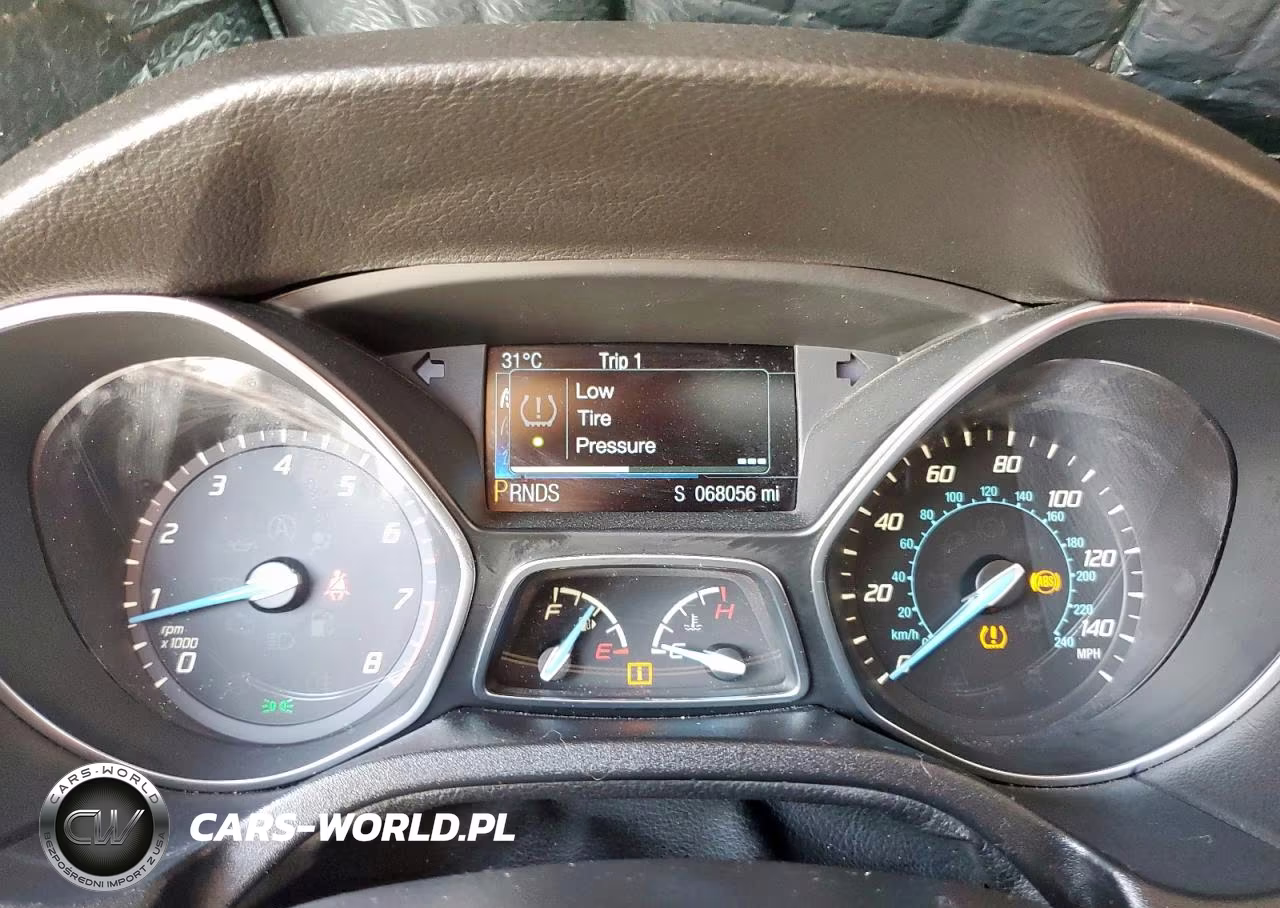 2014 Ford Focus Titanium VIN:1FADP3N2XEL357867 - 9