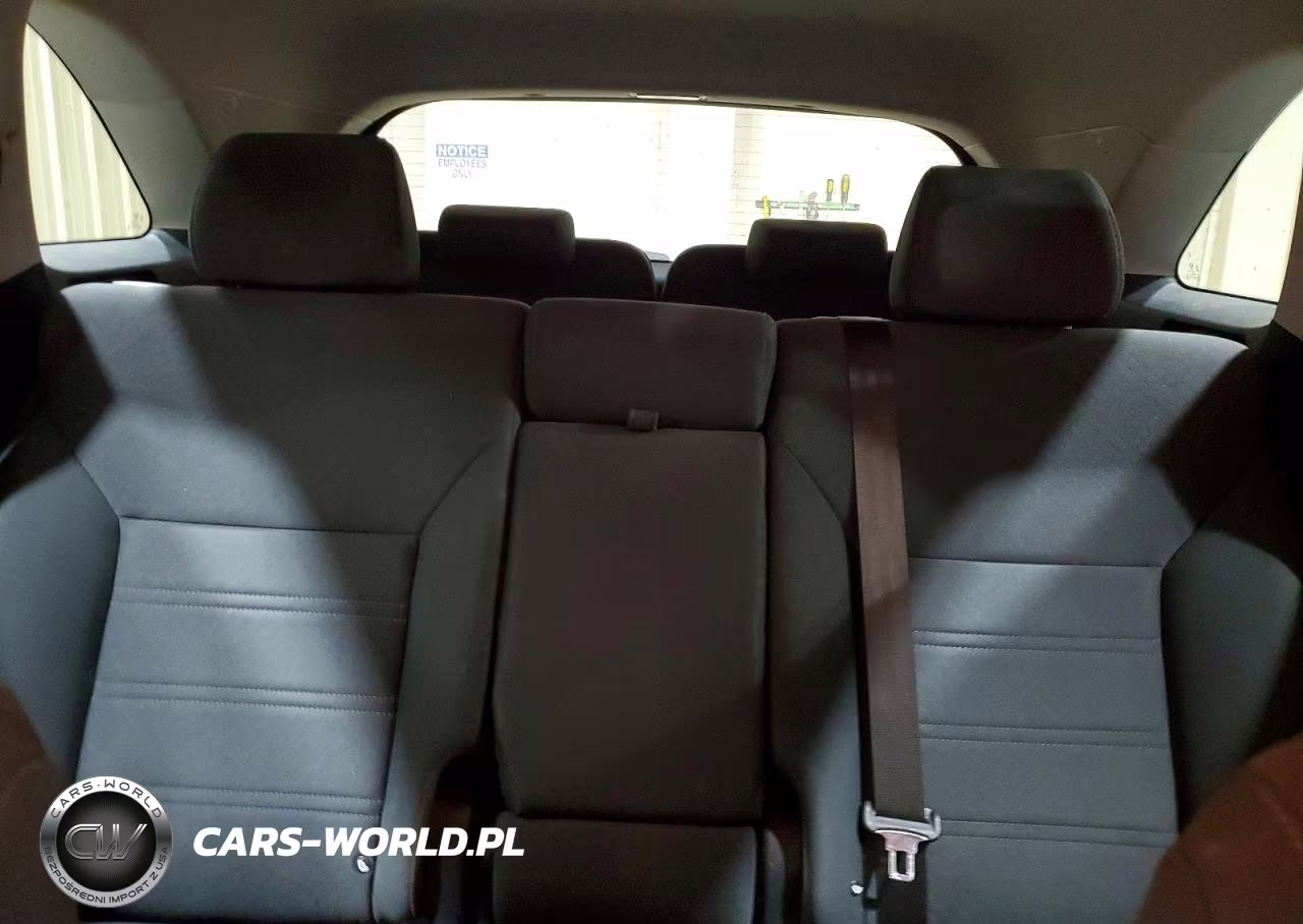 2019 Kia Sorento L VIN:5XYPG4A39KG585314 - 10