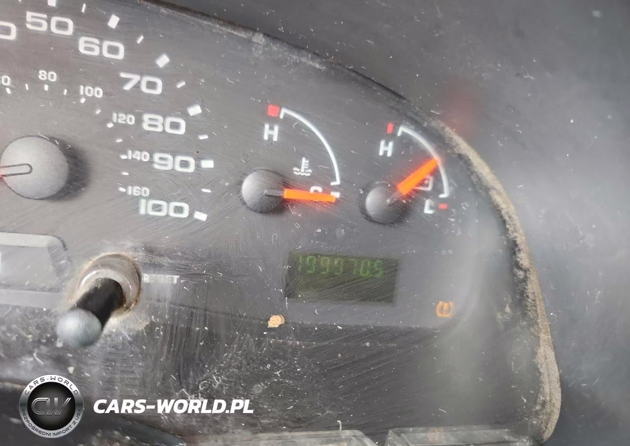 2008 Ford Econoline E350 Super Duty Wagon VIN:1FBNE31L08DA86551 - 9