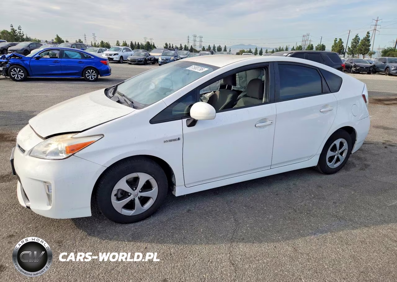 2014 Toyota Prius Two – zdjęcie 1 z 12