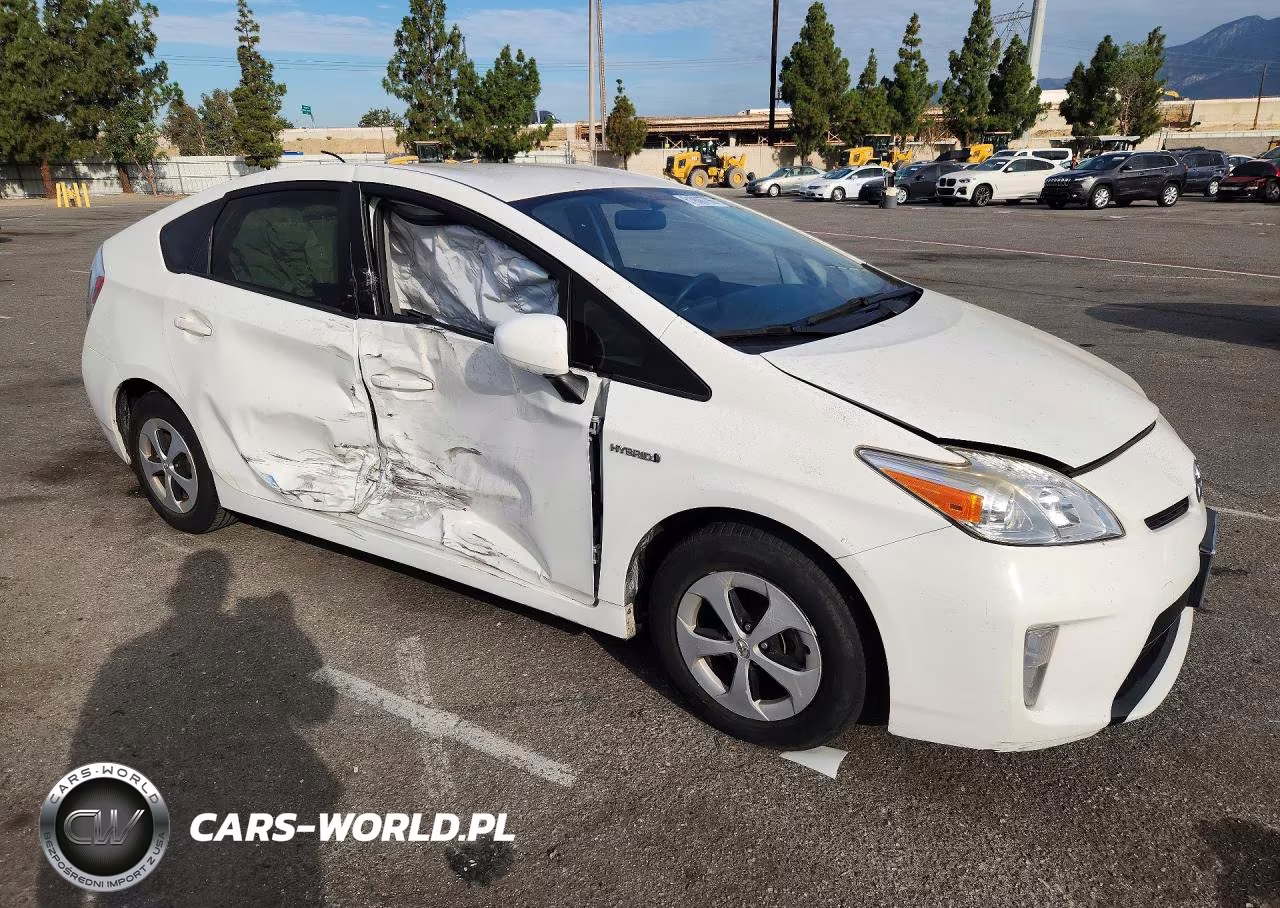 2014 Toyota Prius Two VIN:JTDKN3DU3E1798276 - 4
