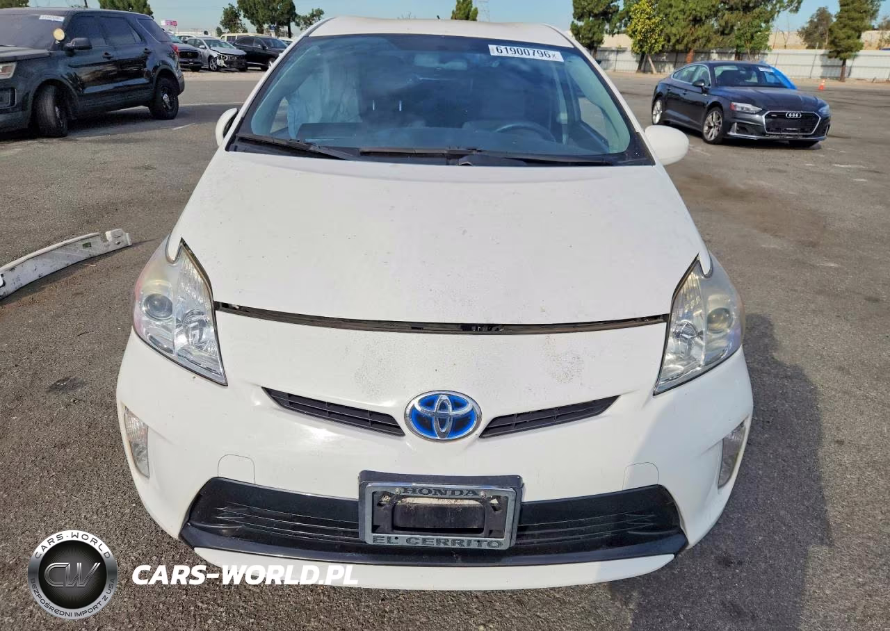 2014 Toyota Prius Two VIN:JTDKN3DU3E1798276 - 5