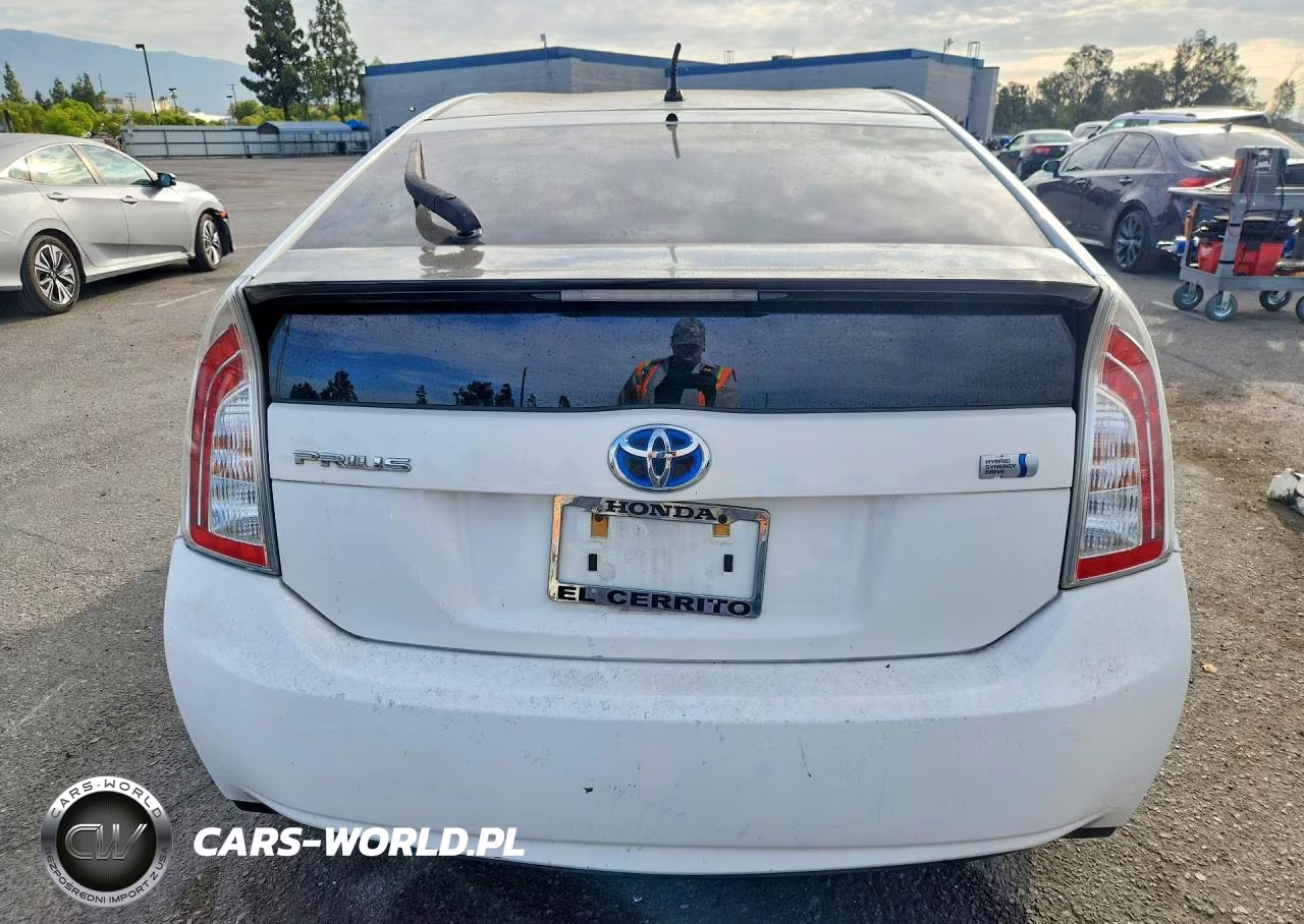2014 Toyota Prius Two VIN:JTDKN3DU3E1798276 - 6