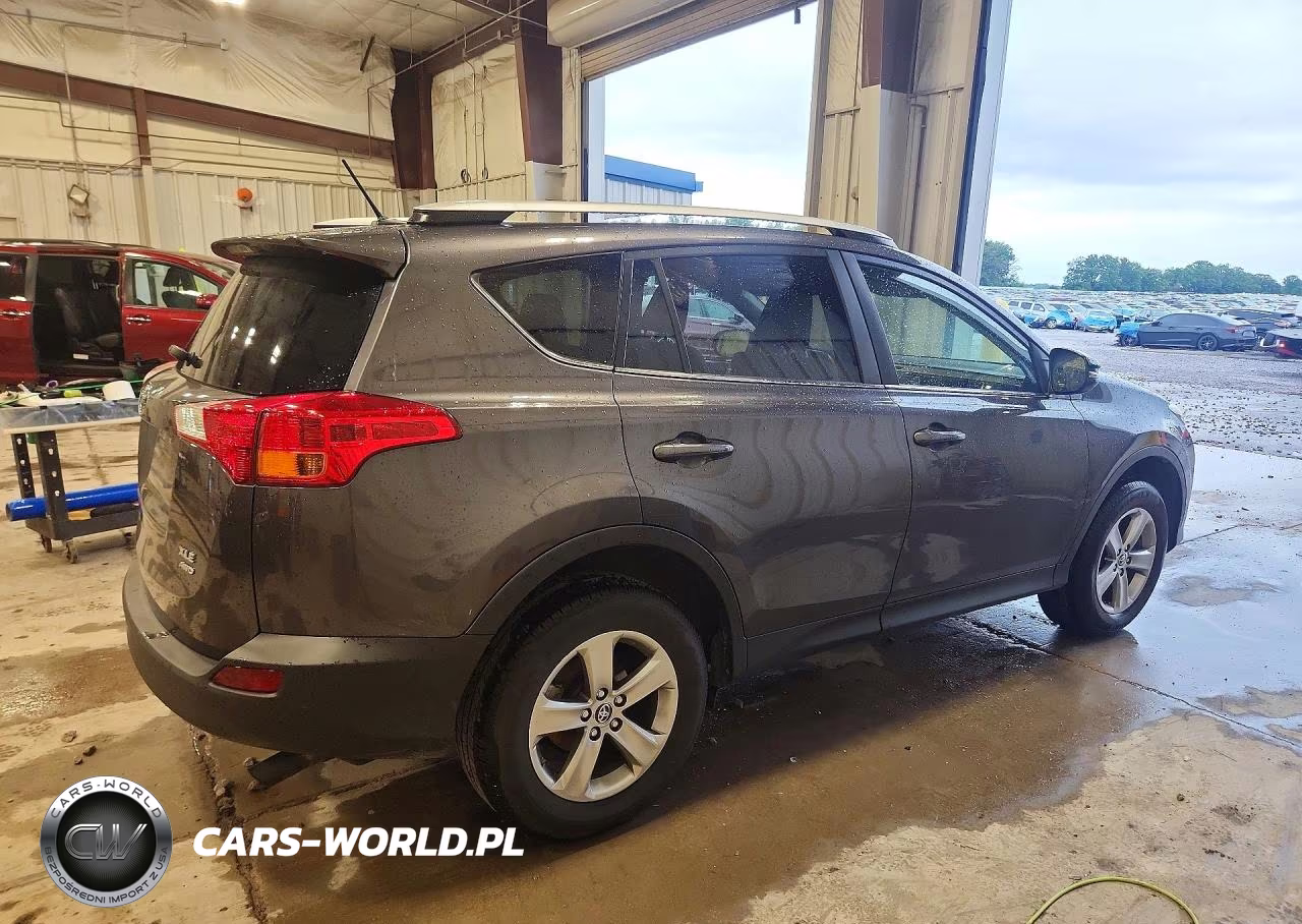 2015 Toyota Rav4 Xle VIN:JTMRFREV9FJ021608 - 3