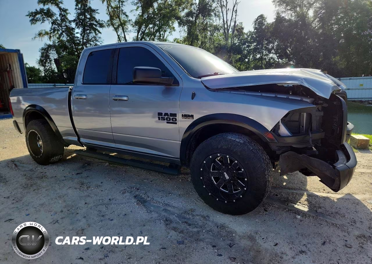 2019 Ram 1500 Classic Slt VIN:1C6RR6GTXKS734093 - 4