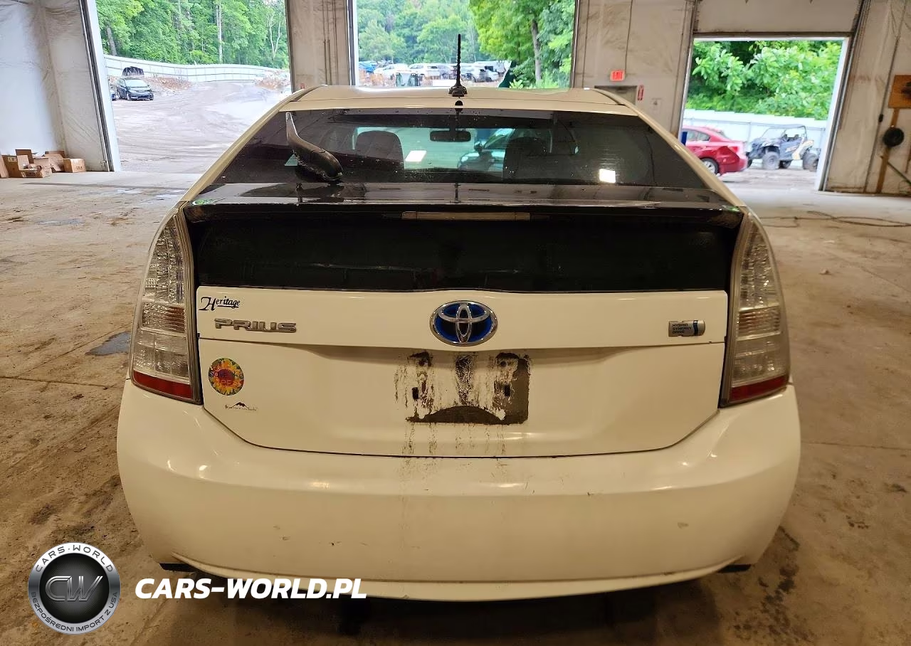 2011 Toyota Prius Three VIN:JTDKN3DU2B1357962 - 6