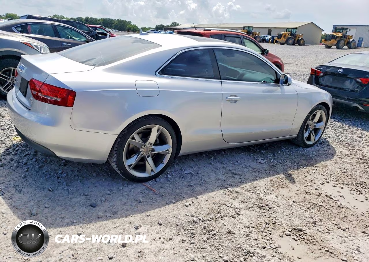 2011 Audi A5 Premium Plus VIN:WAULFAFR0BA067666 - 3
