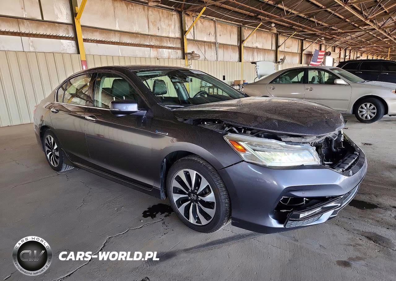 2017 Honda Accord Touring Hybrid VIN:JHMCR6F74HC019993 - 4