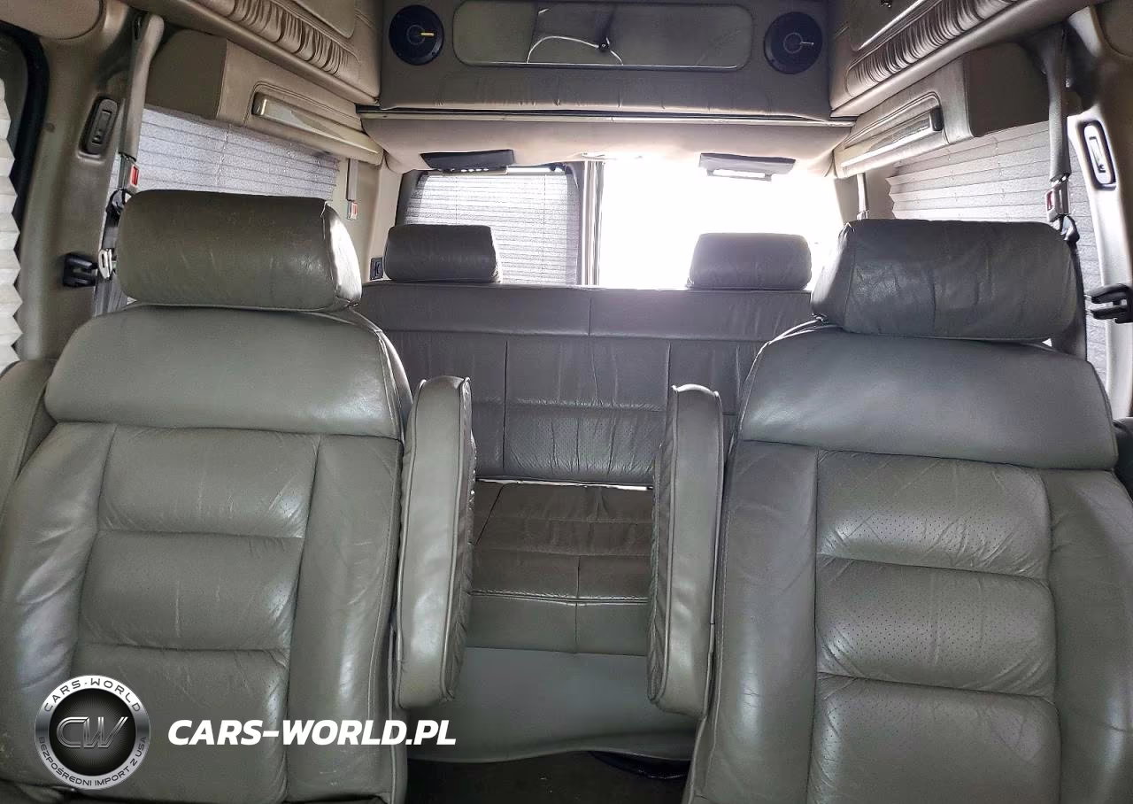2005 Chevrolet Express G1500 VIN:1GBFG15T251126915 - 10
