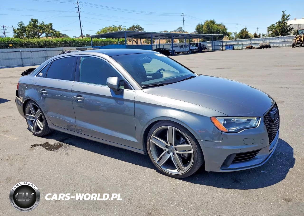 2015 Audi A3 Premium Plus VIN:WAUCCGFF1F1075914 - 4