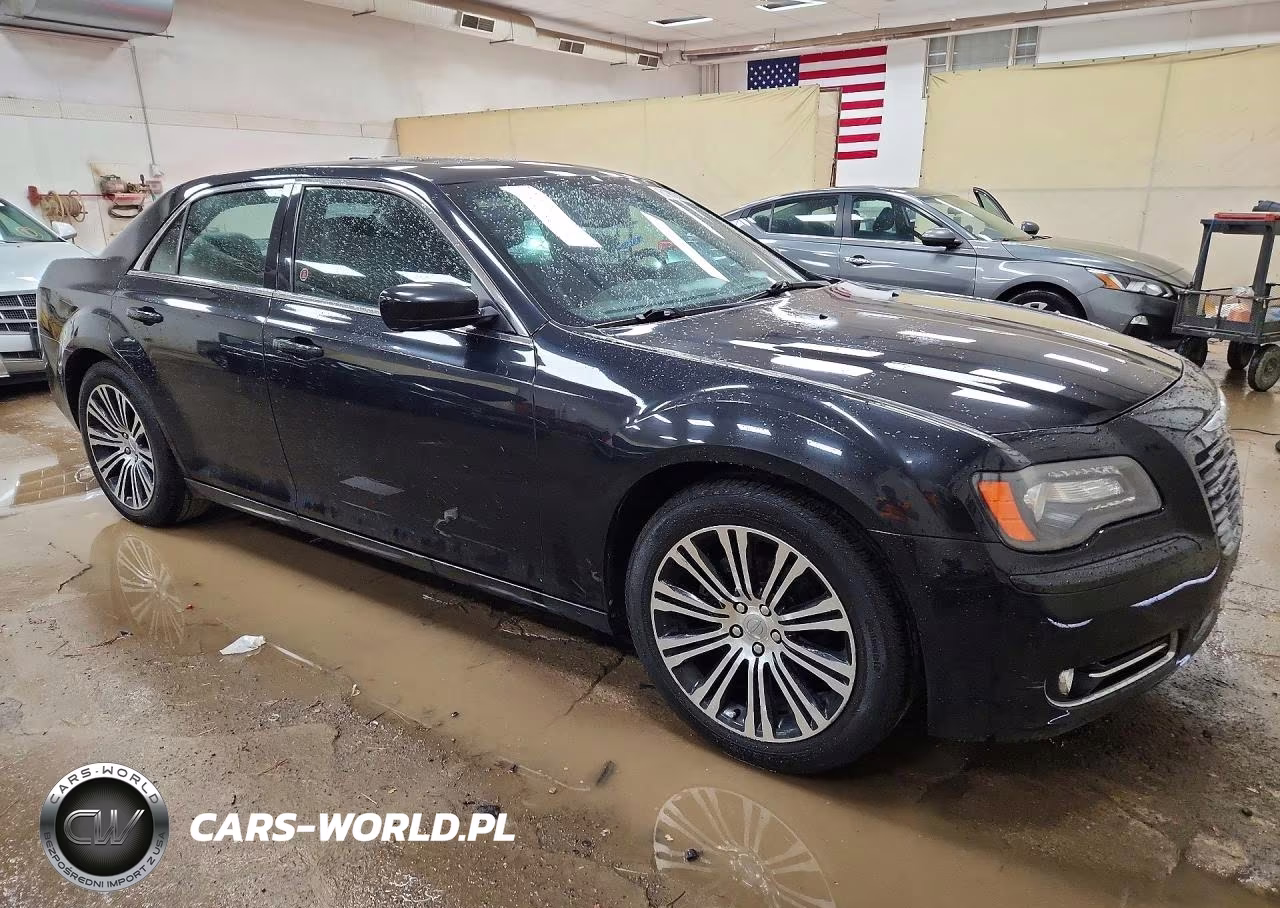 2014 Chrysler 300 S VIN:2C3CCABG4EH119813 - 4
