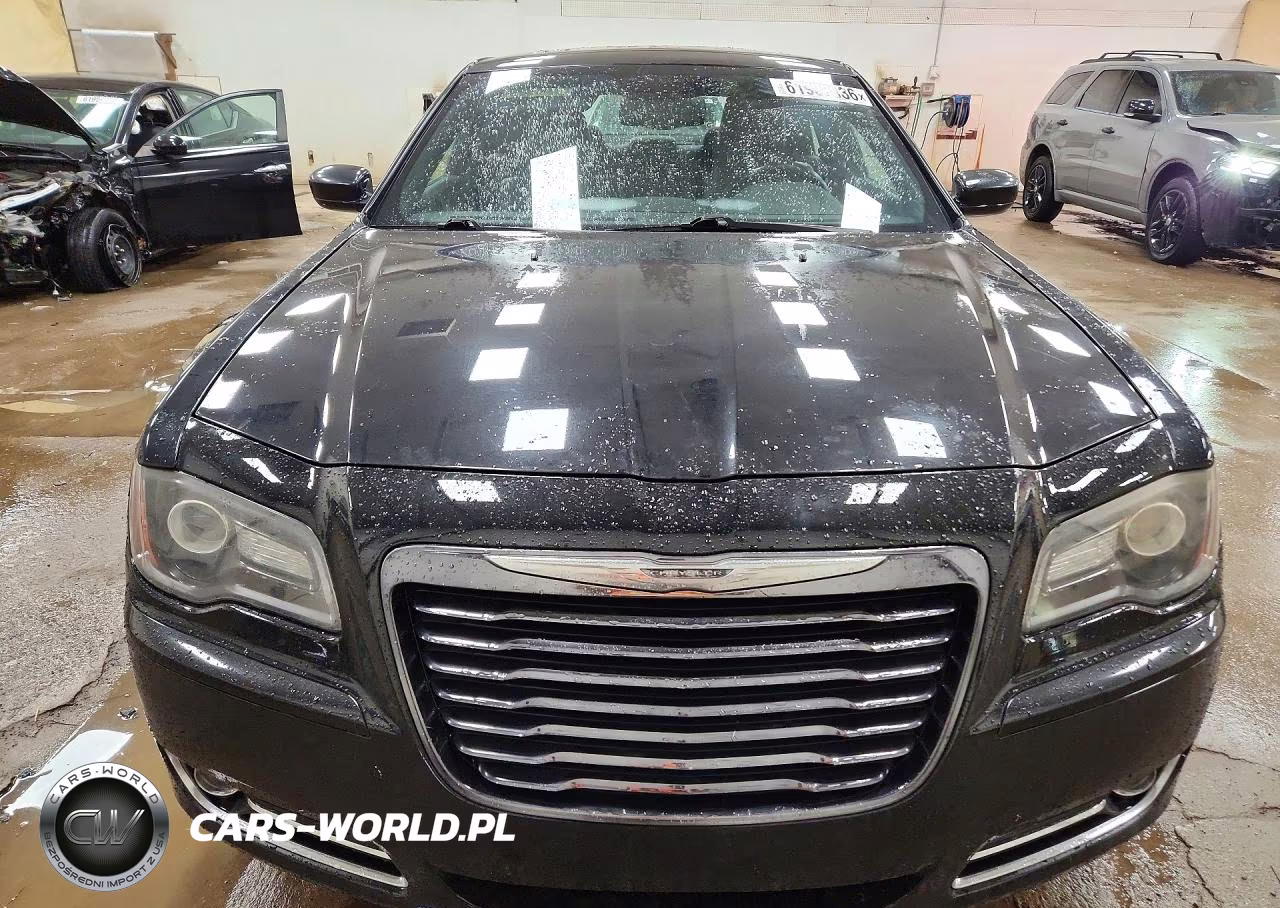 2014 Chrysler 300 S VIN:2C3CCABG4EH119813 - 5