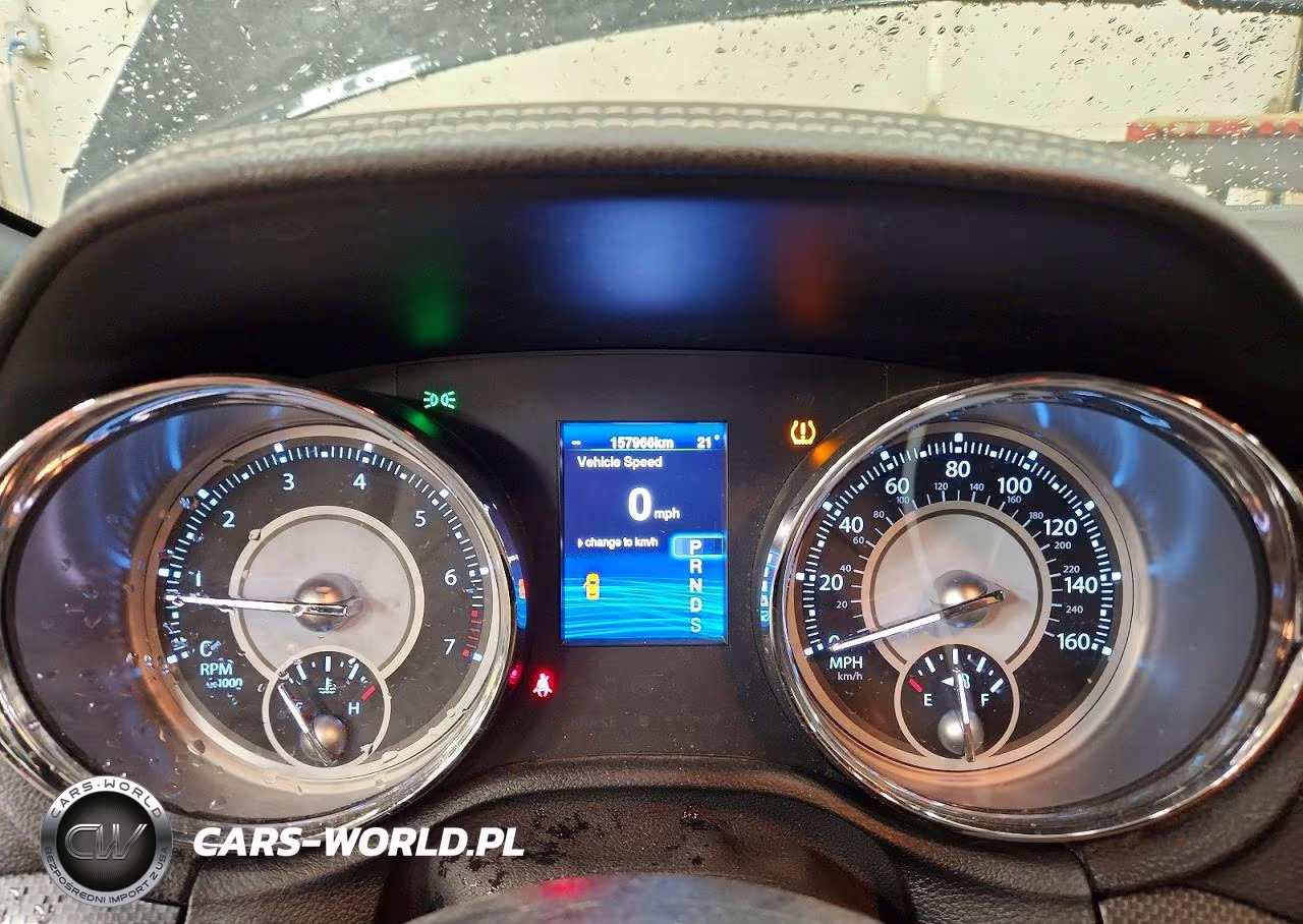 2014 Chrysler 300 S VIN:2C3CCABG4EH119813 - 9