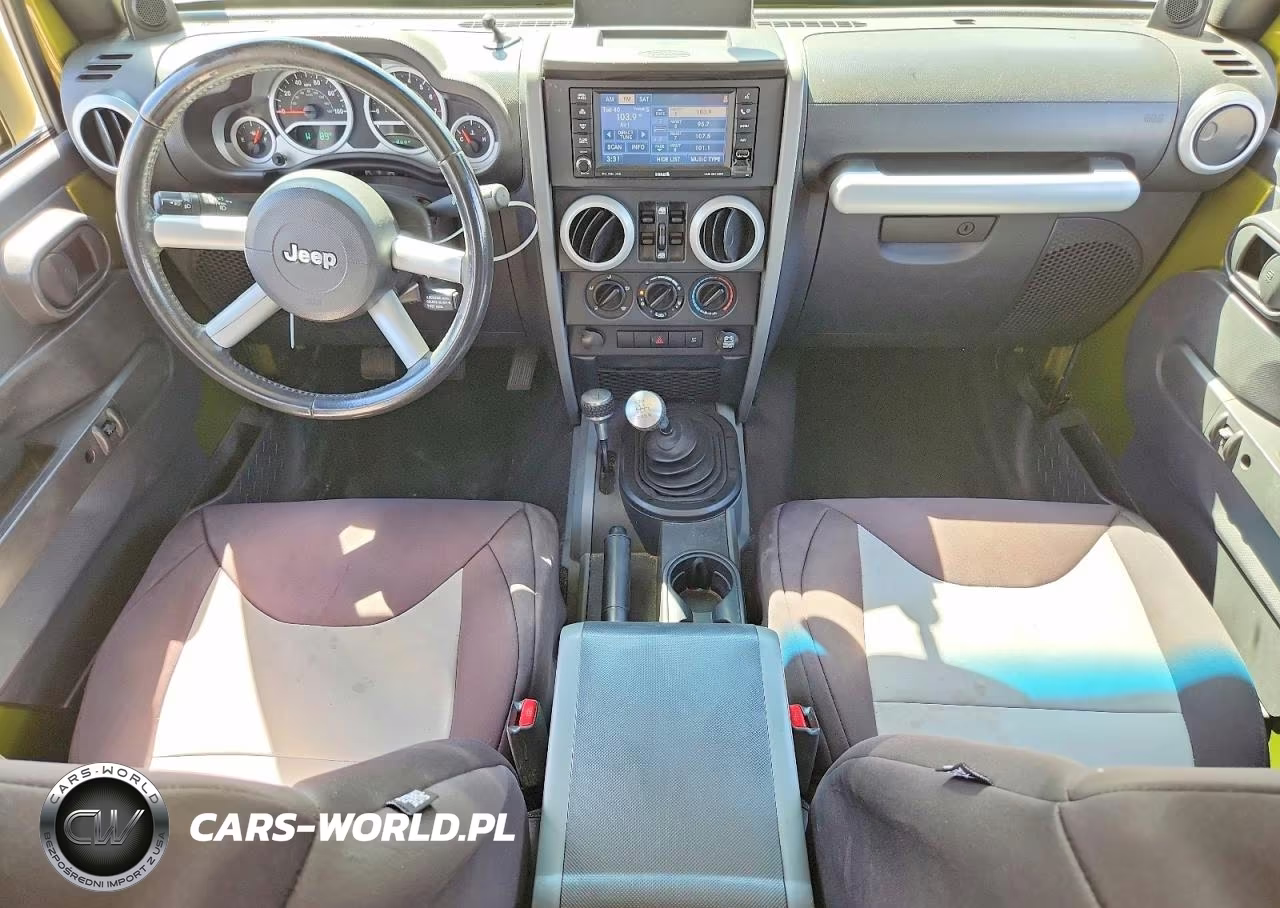 2008 Jeep Wrangler Unlimited Sahara VIN:1J4GA59128L540863 - 8
