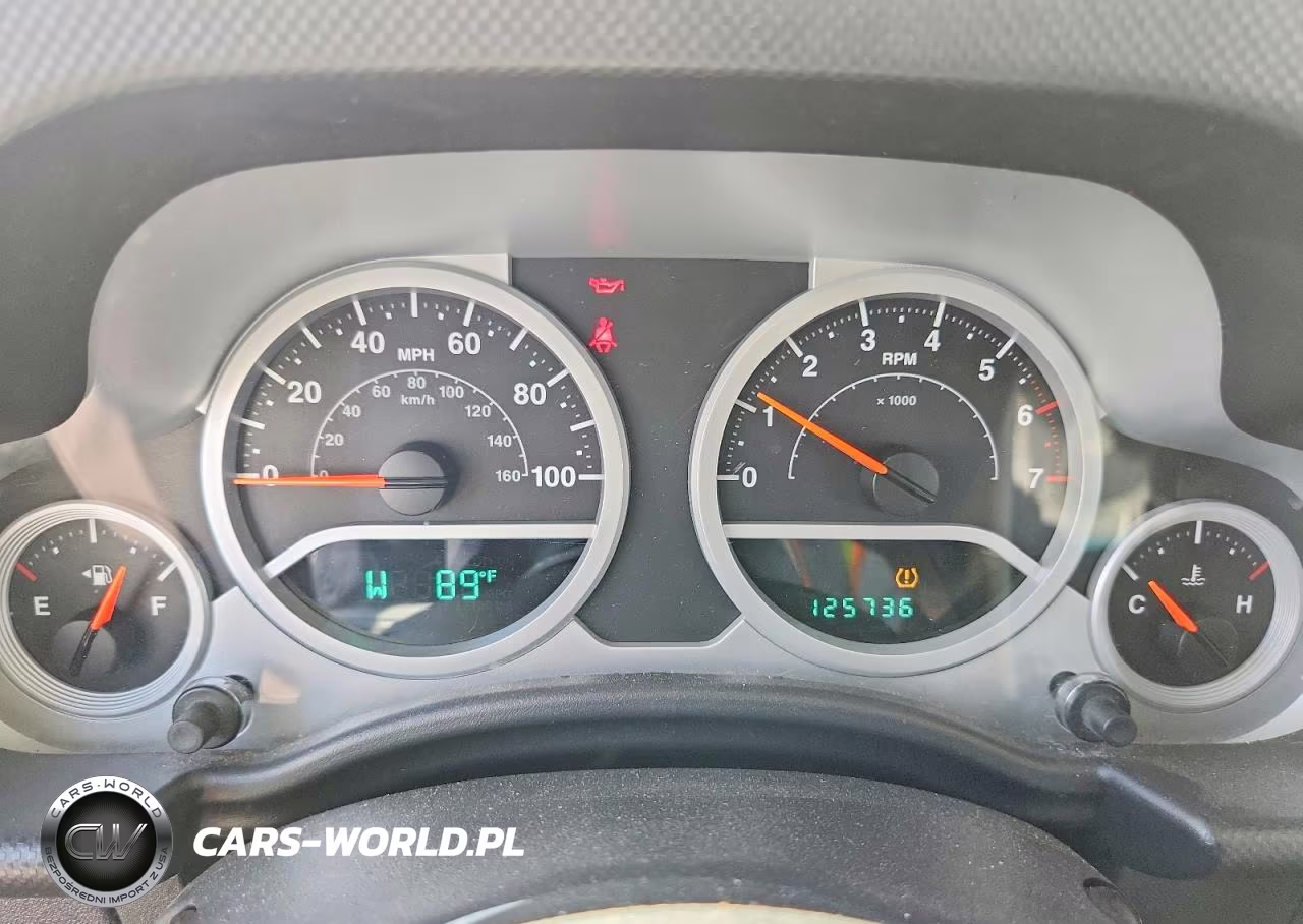 2008 Jeep Wrangler Unlimited Sahara VIN:1J4GA59128L540863 - 9