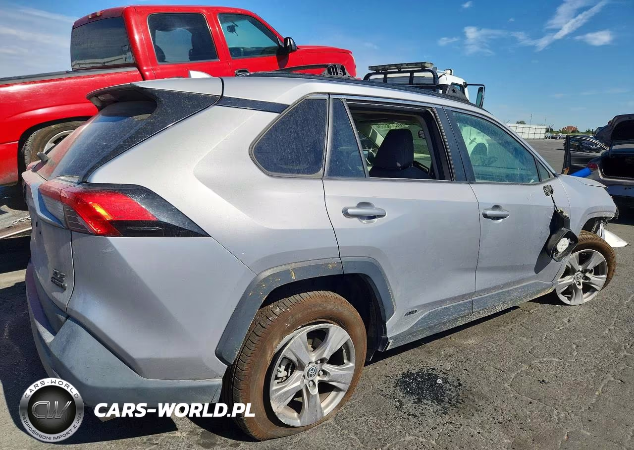 2023 Toyota Rav4 Hybrid Xle VIN:JTMRWRFV1PD572839 - 3
