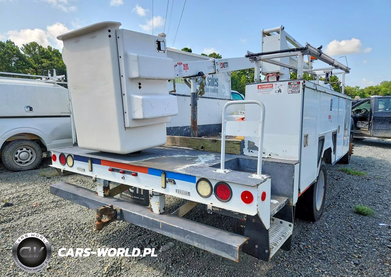 2014 Ford F450 Super Duty Bucket Truck VIN:1FDUF4GY3EEB66974 - 3