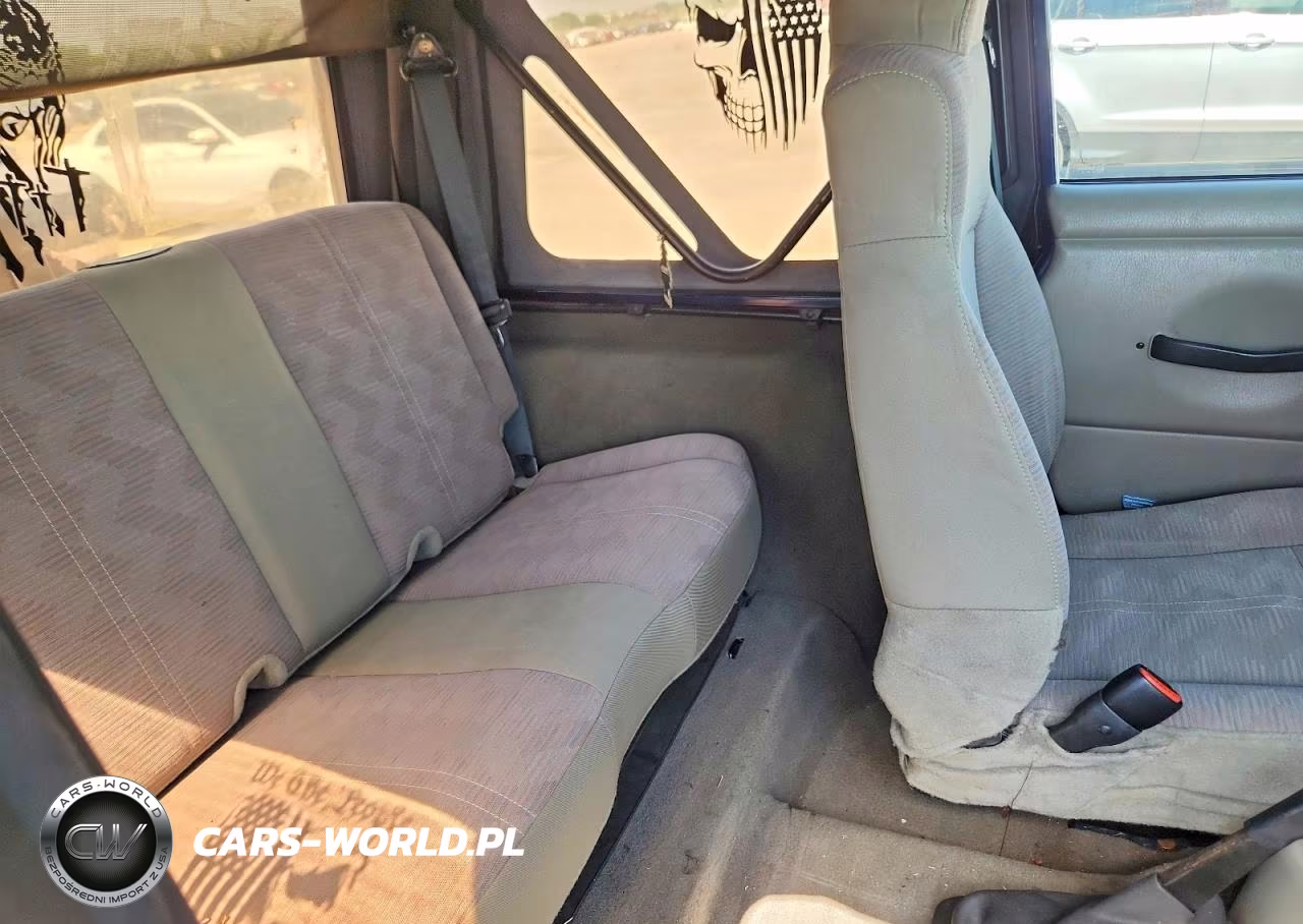 2004 Jeep Wrangler X VIN:1J4FA39S44P715979 - 10