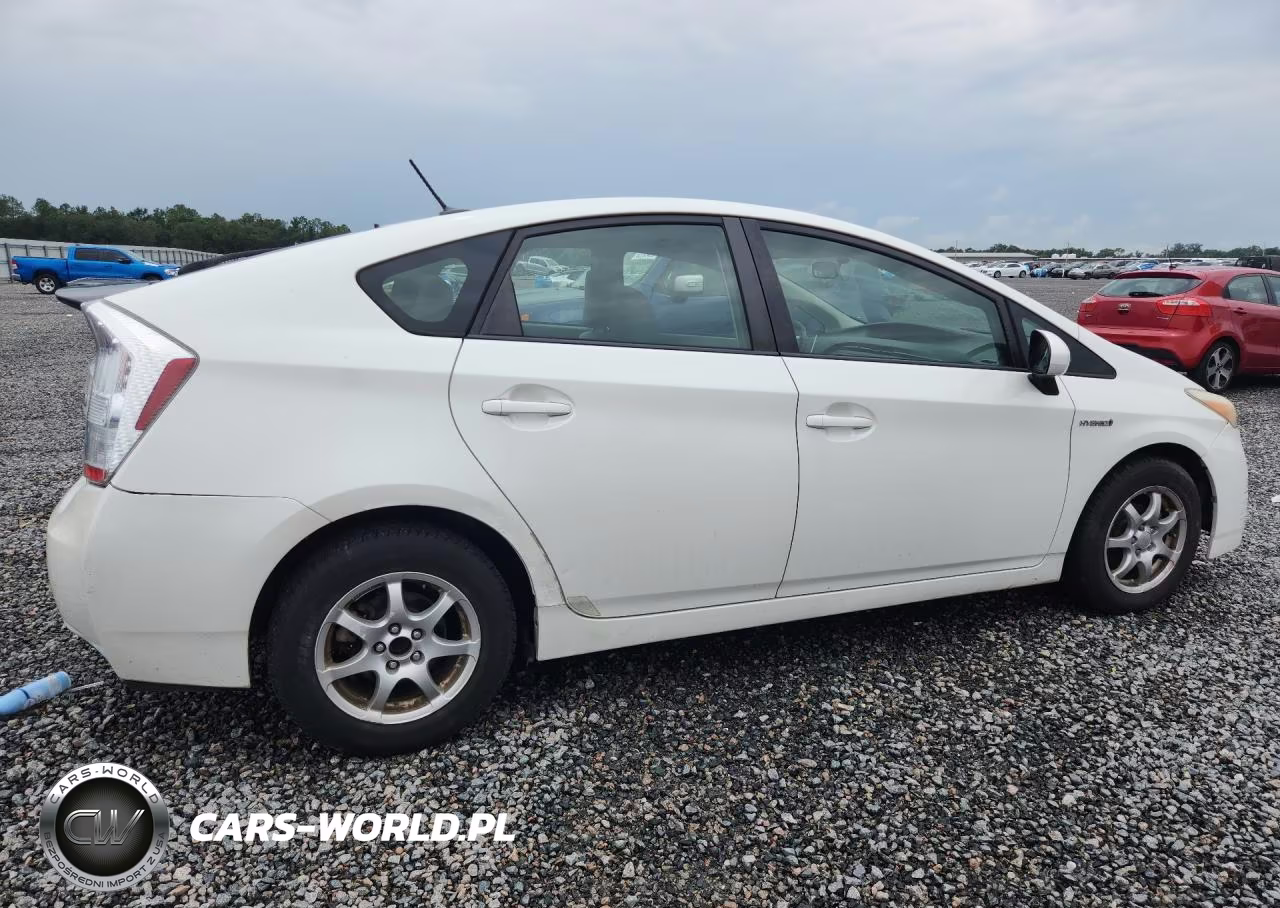 2011 Toyota Prius Two VIN:JTDKN3DU6B1409514 - 3