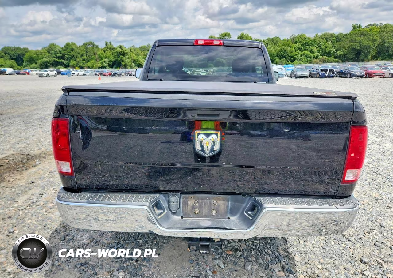2021 Ram 1500 Classic Tradesman VIN:3C6JR6AT1MG521064 - 6