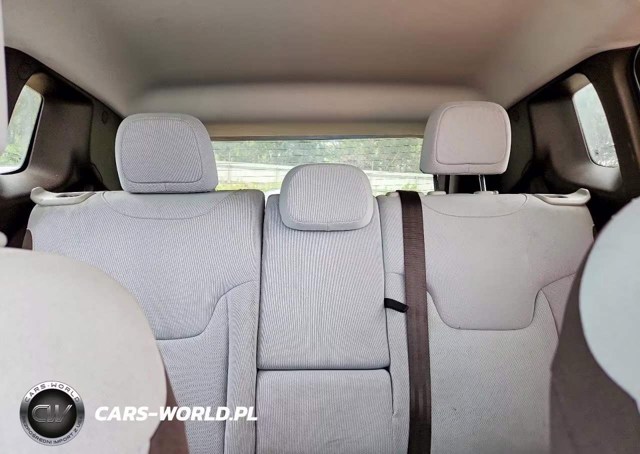 2017 Jeep Renegade Latitude VIN:ZACCJBBB7HPG40622 - 10