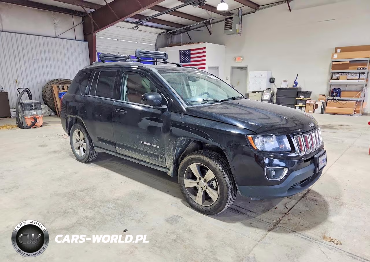 2017 Jeep Compass Latitude VIN:1C4NJDEB7HD176021 - 4
