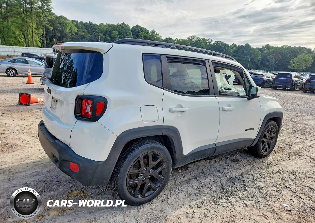2017 Jeep Renegade Latitude VIN:ZACCJABBXHPG38499 - 3