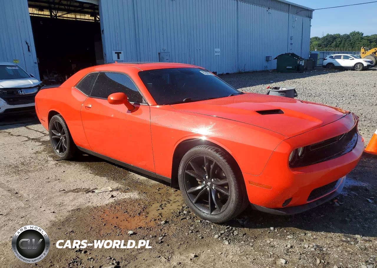 2018 Dodge Challenger Sxt VIN:2C3CDZAG6JH118699 - 4