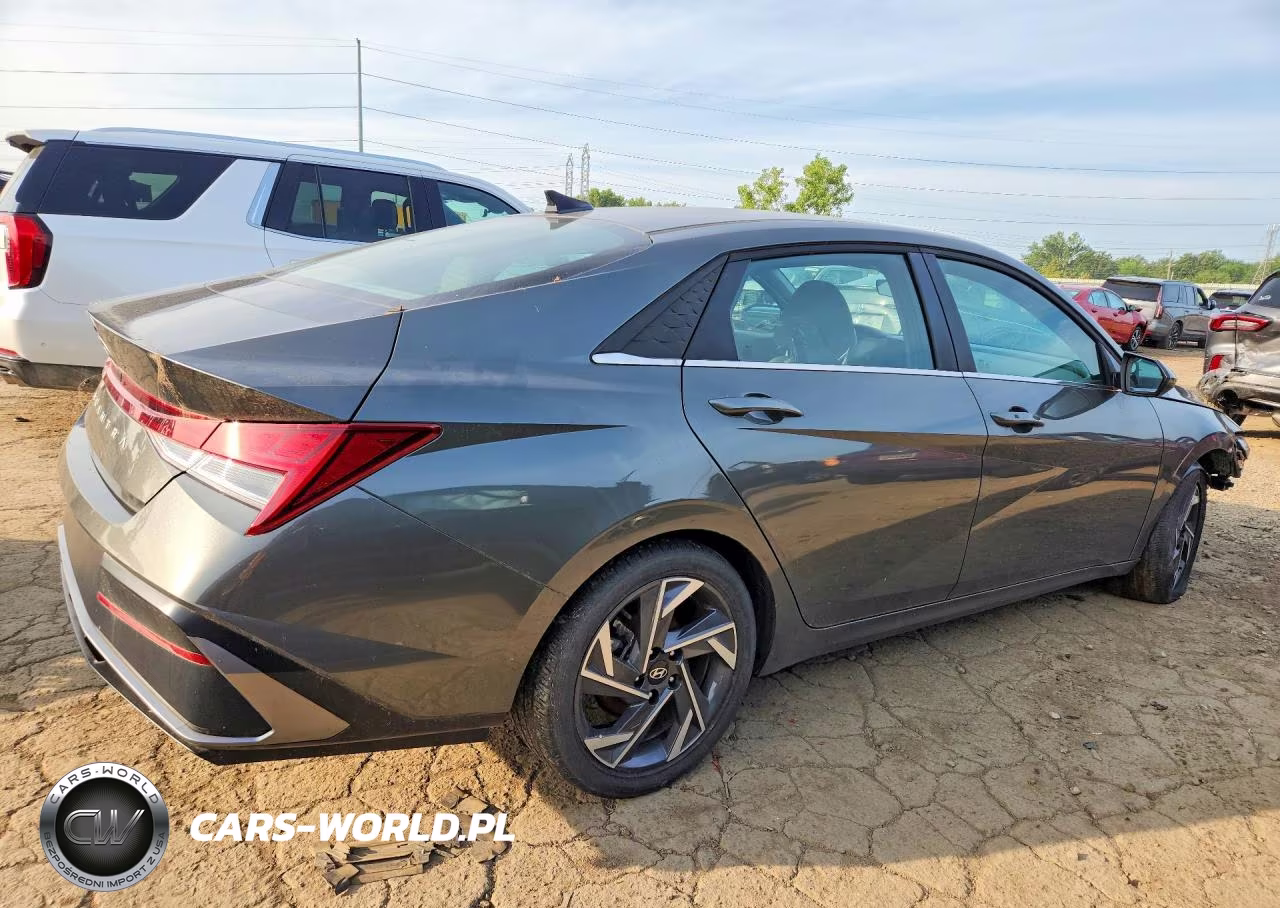 2025 Hyundai Elantra Sel VIN:KMHLS4DG8SU852528 - 3