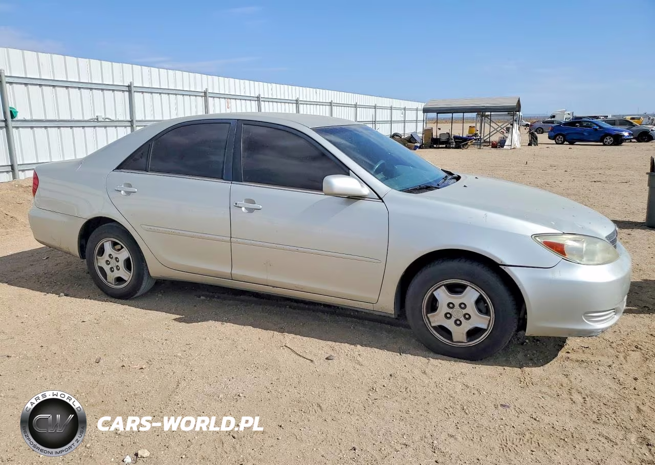 2003 Toyota Camry Le V6 VIN:4T1BF32K13U050972 - 4