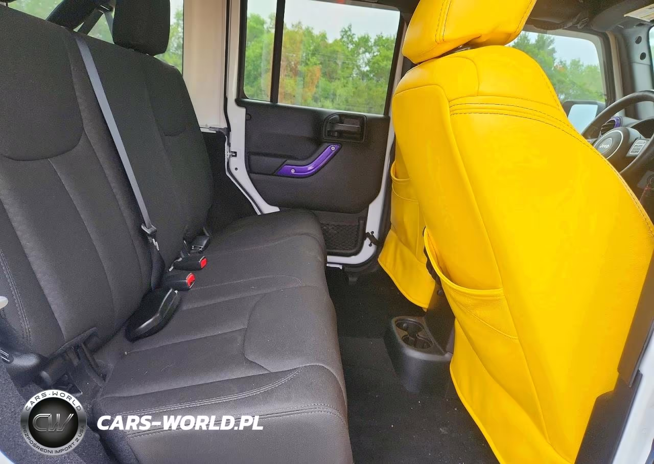 2016 Jeep Wrangler Unlimited Sport VIN:1C4BJWDG4GL264458 - 11