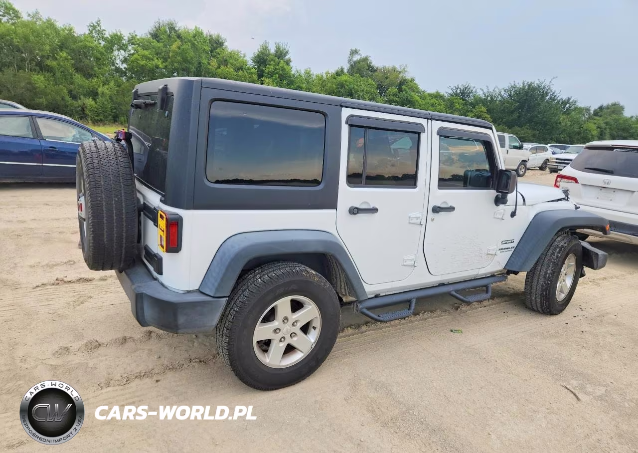 2016 Jeep Wrangler Unlimited Sport VIN:1C4BJWDG4GL264458 - 3