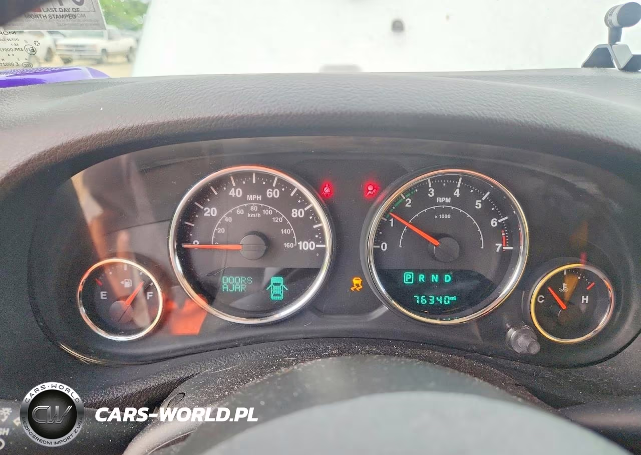 2016 Jeep Wrangler Unlimited Sport VIN:1C4BJWDG4GL264458 - 9