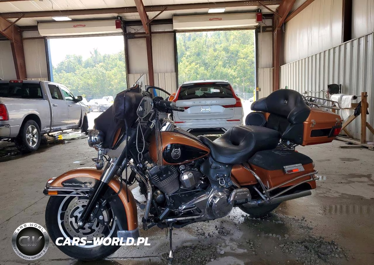2008 Harley-Davidson Flhtcui 105Th Anniversary Edition VIN:1HD1FC4408Y603205 - 3