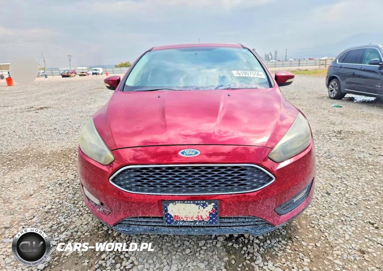 2016 Ford Focus Se VIN:1FADP3K28GL325801 - 5