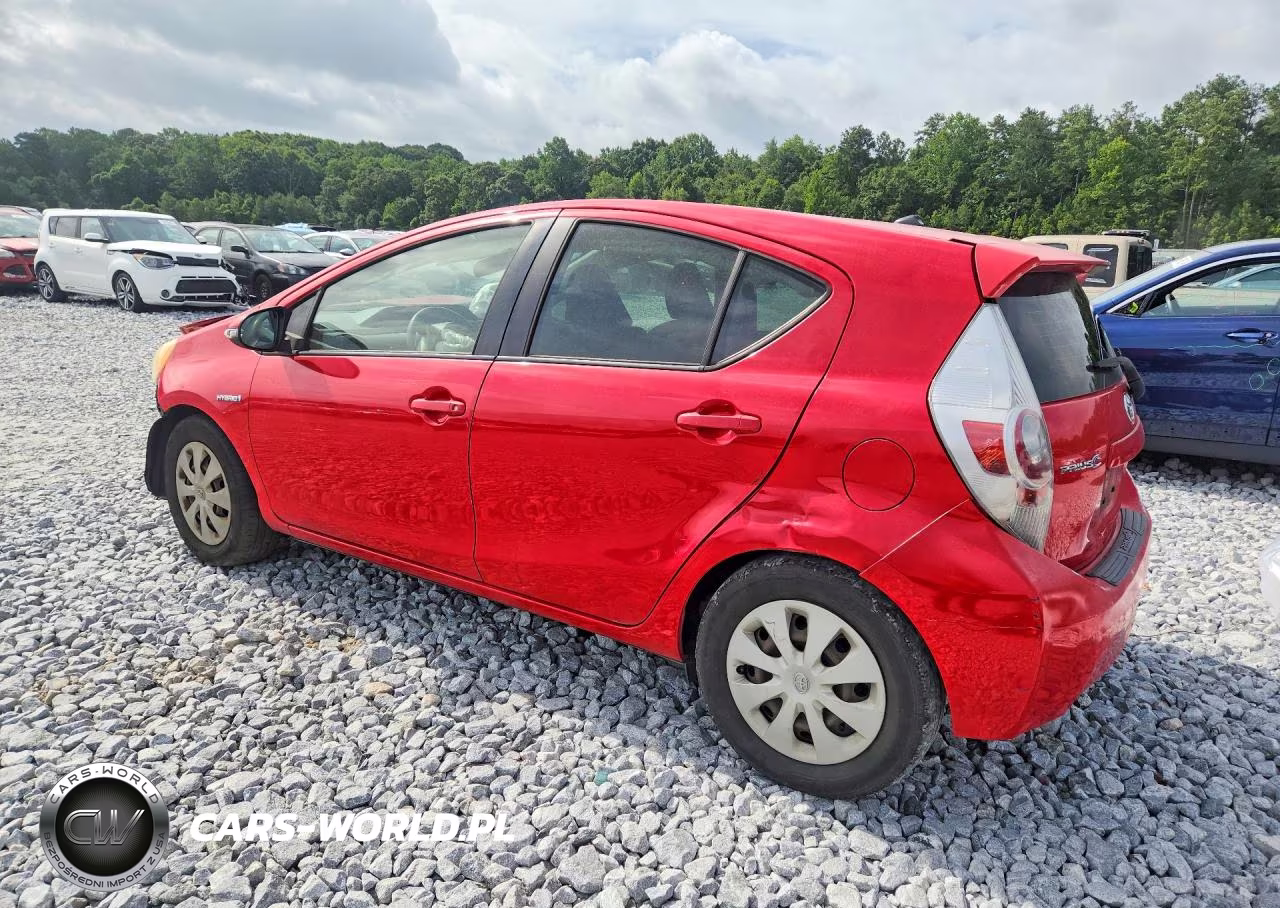 2013 Toyota Prius C Two VIN:JTDKDTB34D1048512 - 2