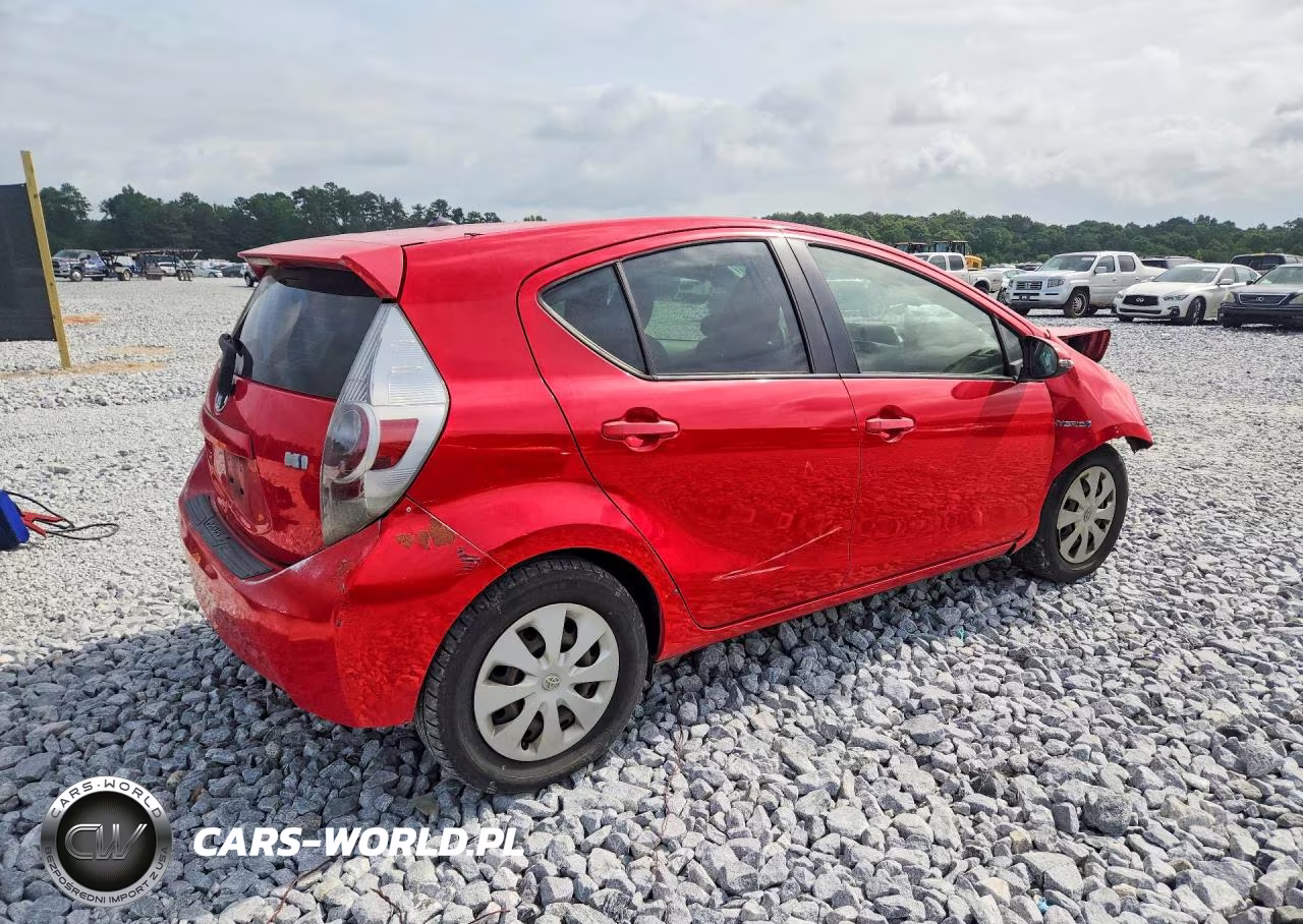 2013 Toyota Prius C Two VIN:JTDKDTB34D1048512 - 3