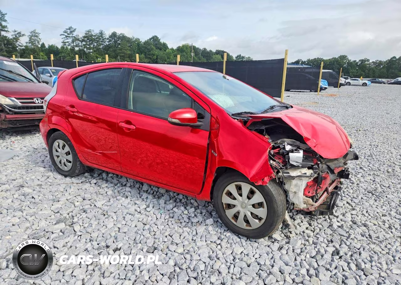 2013 Toyota Prius C Two VIN:JTDKDTB34D1048512 - 4
