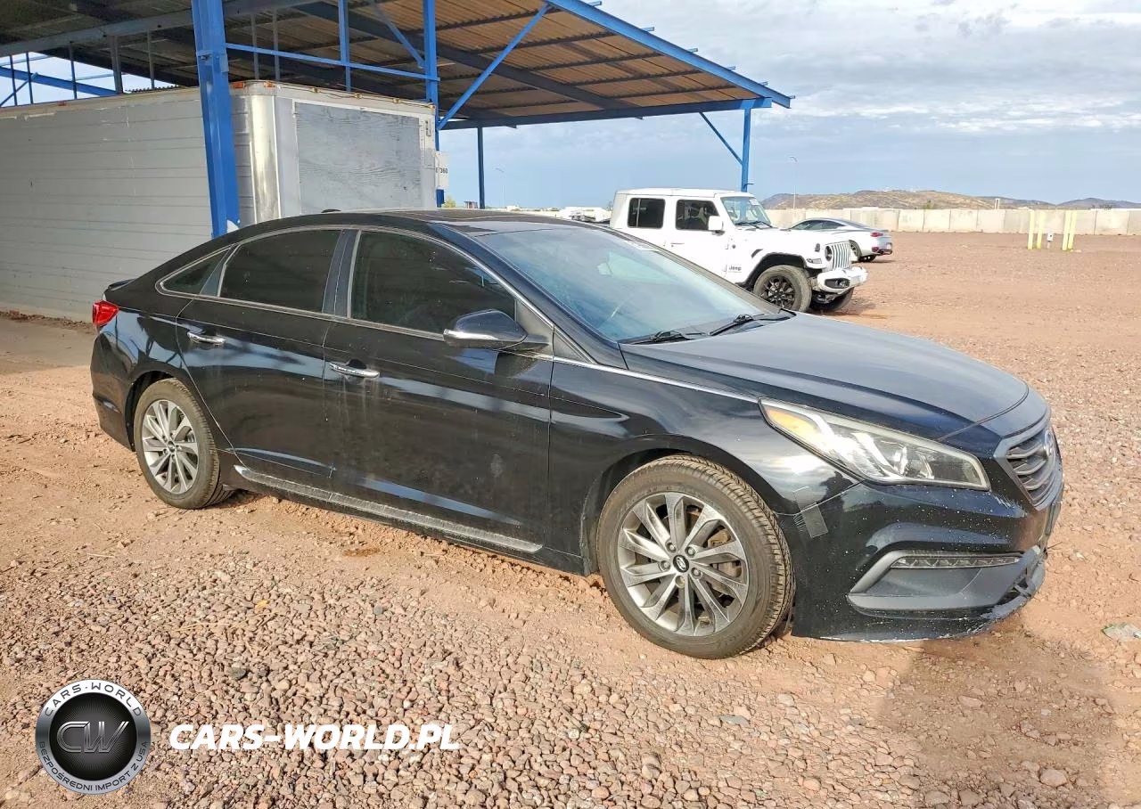 2016 Hyundai Sonata Sport VIN:5NPE34AFXGH435239 - 4