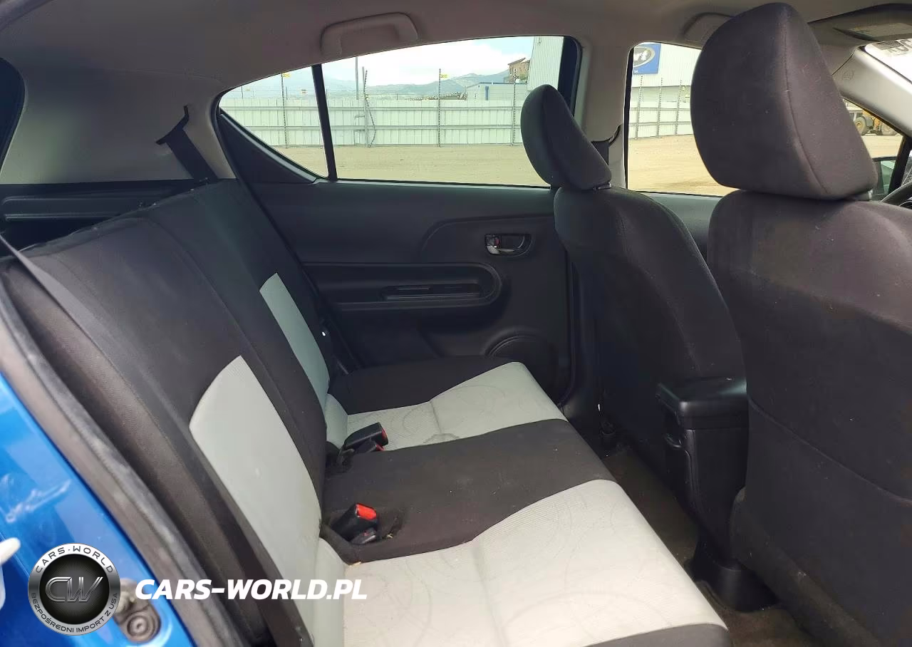 2017 Toyota Prius C Two VIN:JTDKDTB33H1595583 - 10