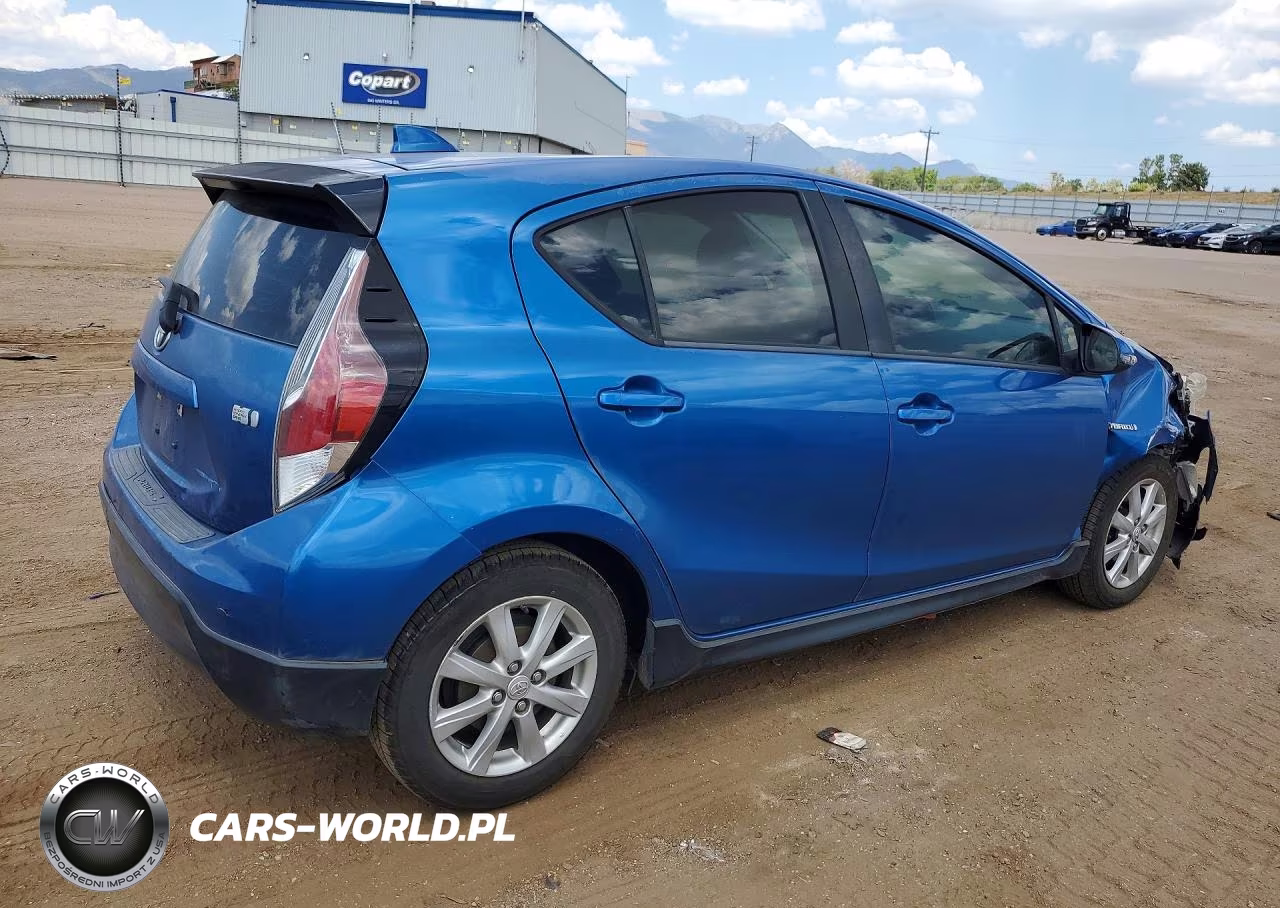 2017 Toyota Prius C Two VIN:JTDKDTB33H1595583 - 3