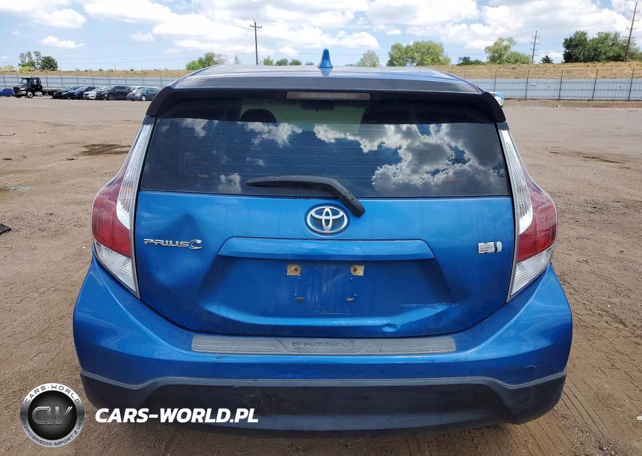 2017 Toyota Prius C Two VIN:JTDKDTB33H1595583 - 6