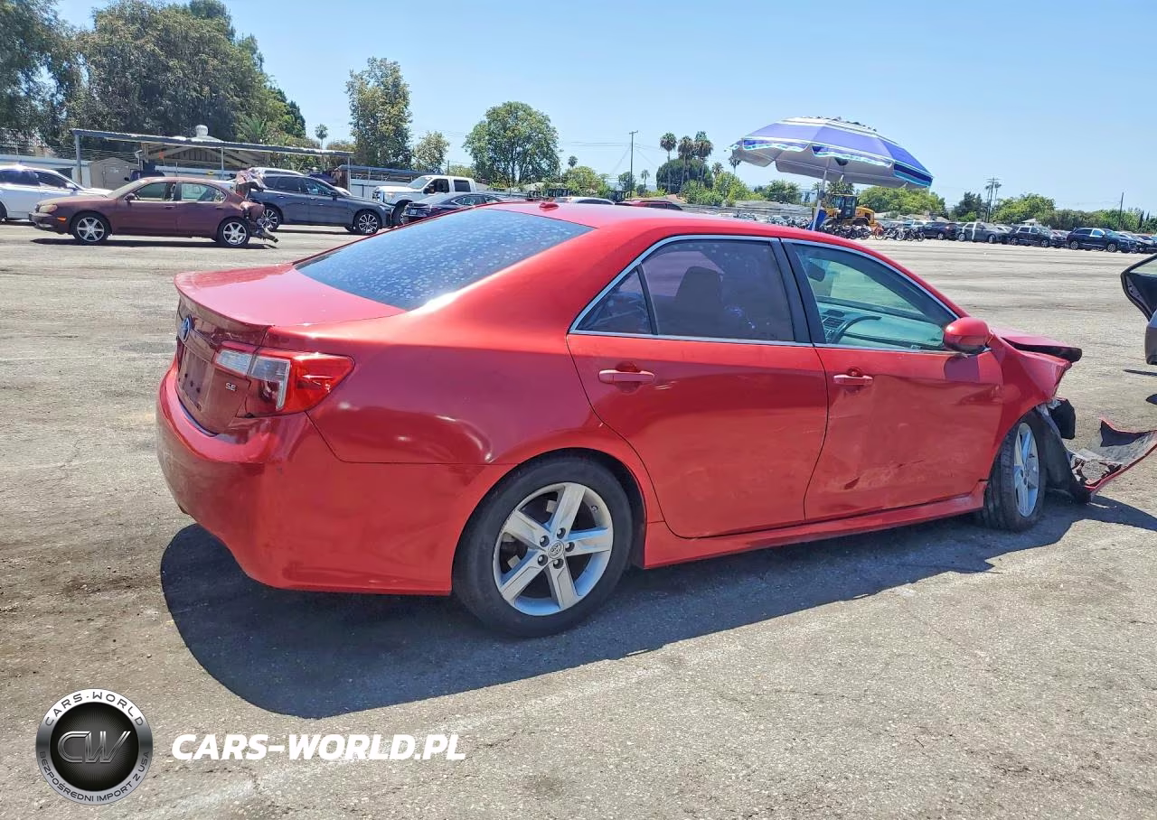 2014 Toyota Camry Se VIN:4T1BF1FK7EU802398 - 3