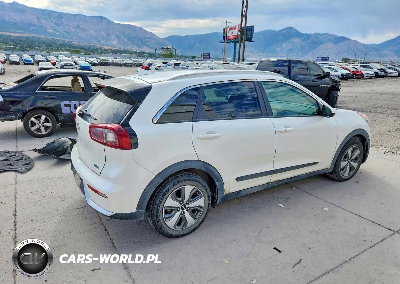 2019 Kia Niro Lx VIN:KNDCB3LC7K5252297 - 3