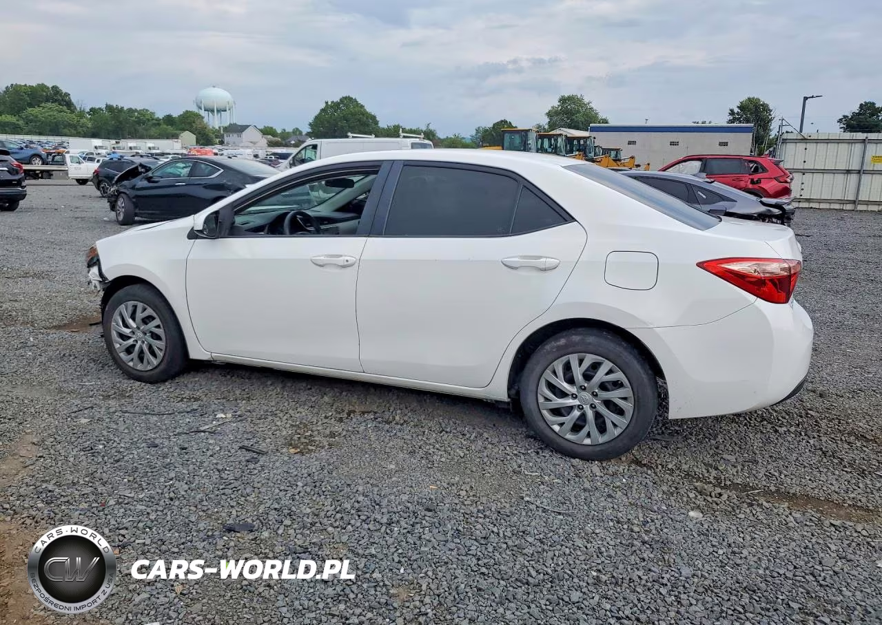2018 Toyota Corolla Le VIN:2T1BURHE1JC114890 - 2