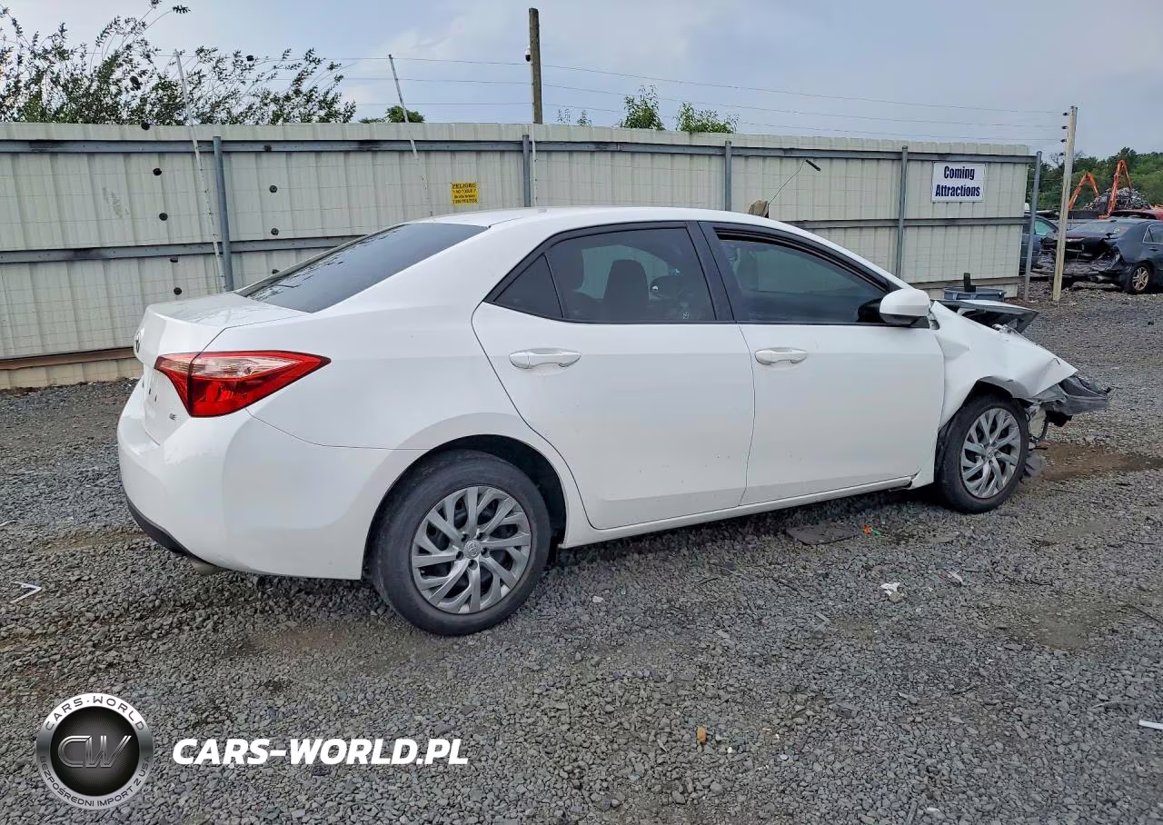 2018 Toyota Corolla Le VIN:2T1BURHE1JC114890 - 3