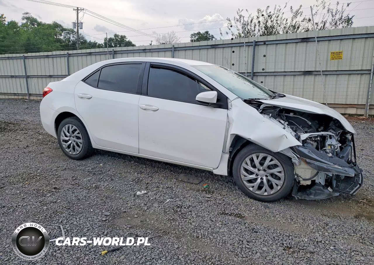 2018 Toyota Corolla Le VIN:2T1BURHE1JC114890 - 4