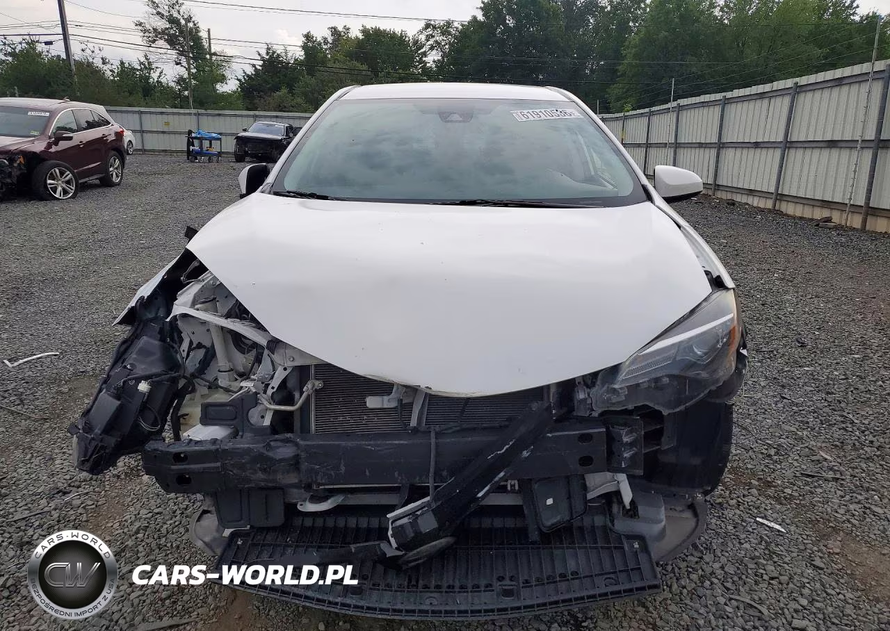 2018 Toyota Corolla Le VIN:2T1BURHE1JC114890 - 5