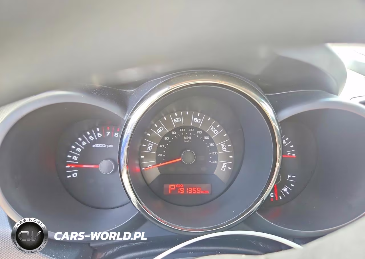 2011 Kia Soul + VIN:KNDJT2A26B7321591 - 9